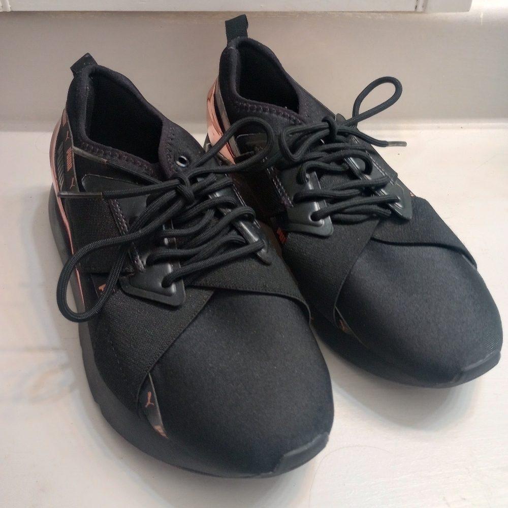 Puma Muse Women's Black And Rose Gold Sneakers